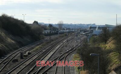 FOTO 2011 ÖSTLICHES ENDE DER PARKWAY-STATION BRISTOL VON EINER ÜBERBRÜCKENTRAGE AUS GESEHEN