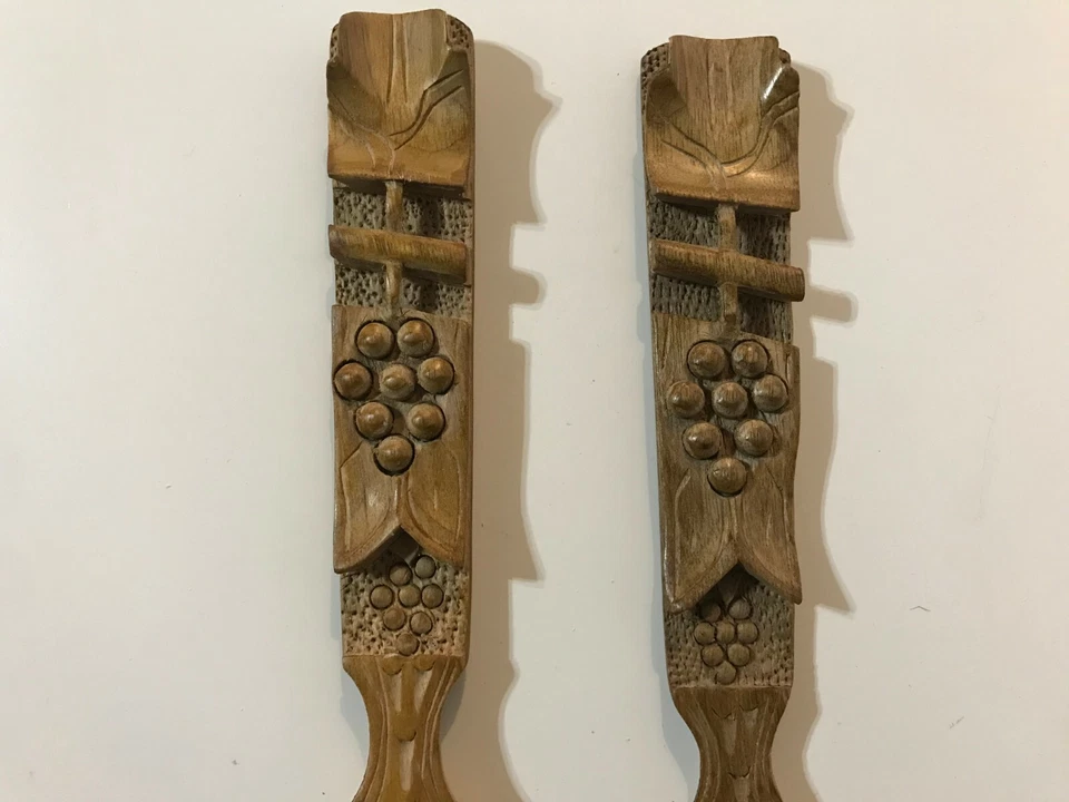 Wooden Hand Carved Decorative Spoon & Fork With Grape Design - Image 4 of 4