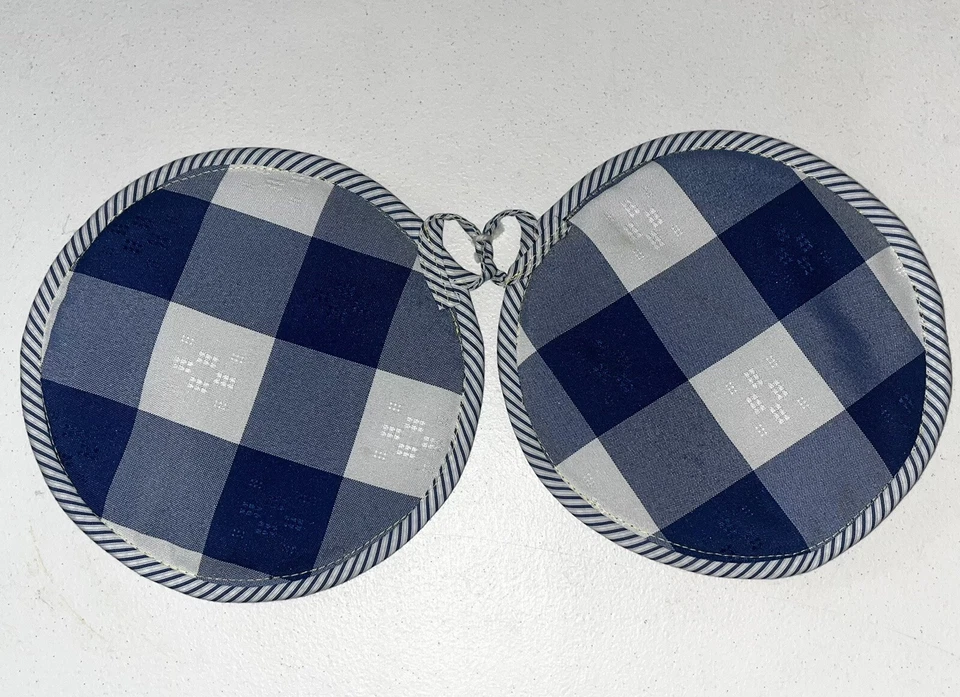 "NUEVO juego de 2 agarres redondos de tela hechos a mano, remaches, almohadillas calientes 8""" Foto 2 de 2