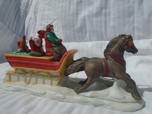 Country Memories Horse & Sleigh Village Figure - Picture 3 of 5