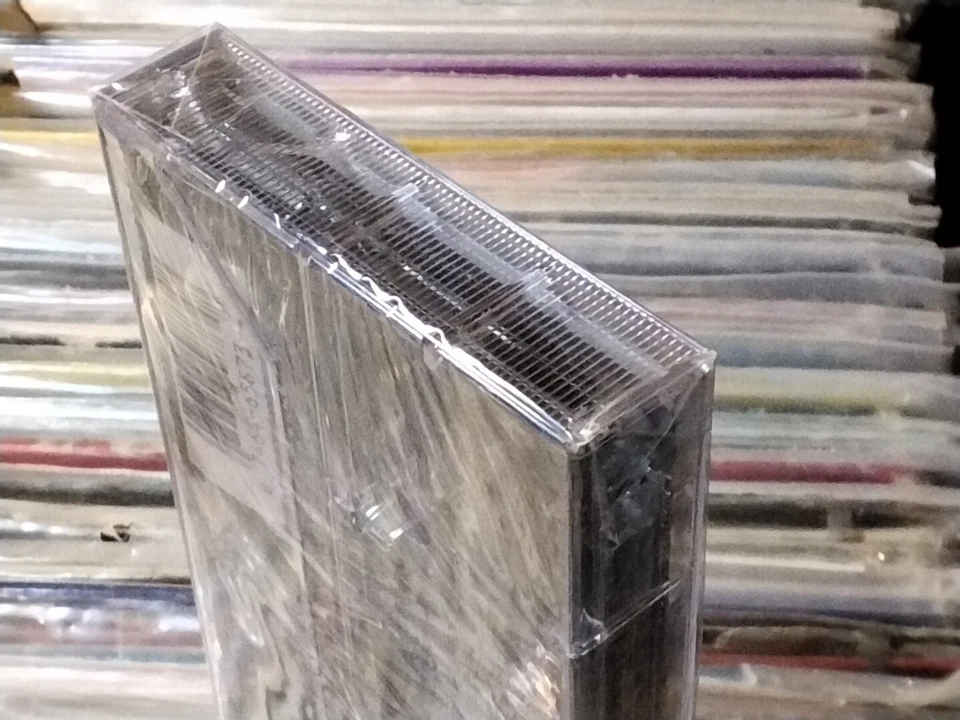 STEVIE RAY VAUGHAN GREATEST HITS VOL 2 CASSETTE USA EDITION HYPE STICKER SEALED - Image 4 of 4