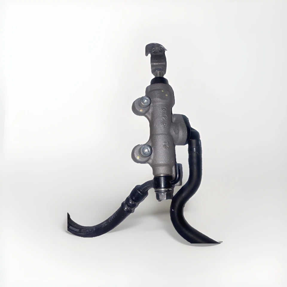 Pinça de freio traseira e conjunto de cilindro mestre Honda CBR300R 2015-2022 fabricante de equipamento original - Imagem 4 de 4