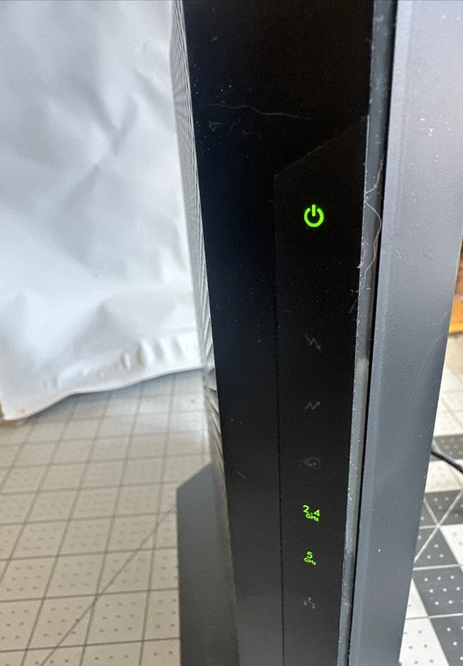 NETGEAR C7000v2 AC1900 WiFi Cable Modem Router with Power Cord - Image 3 of 4