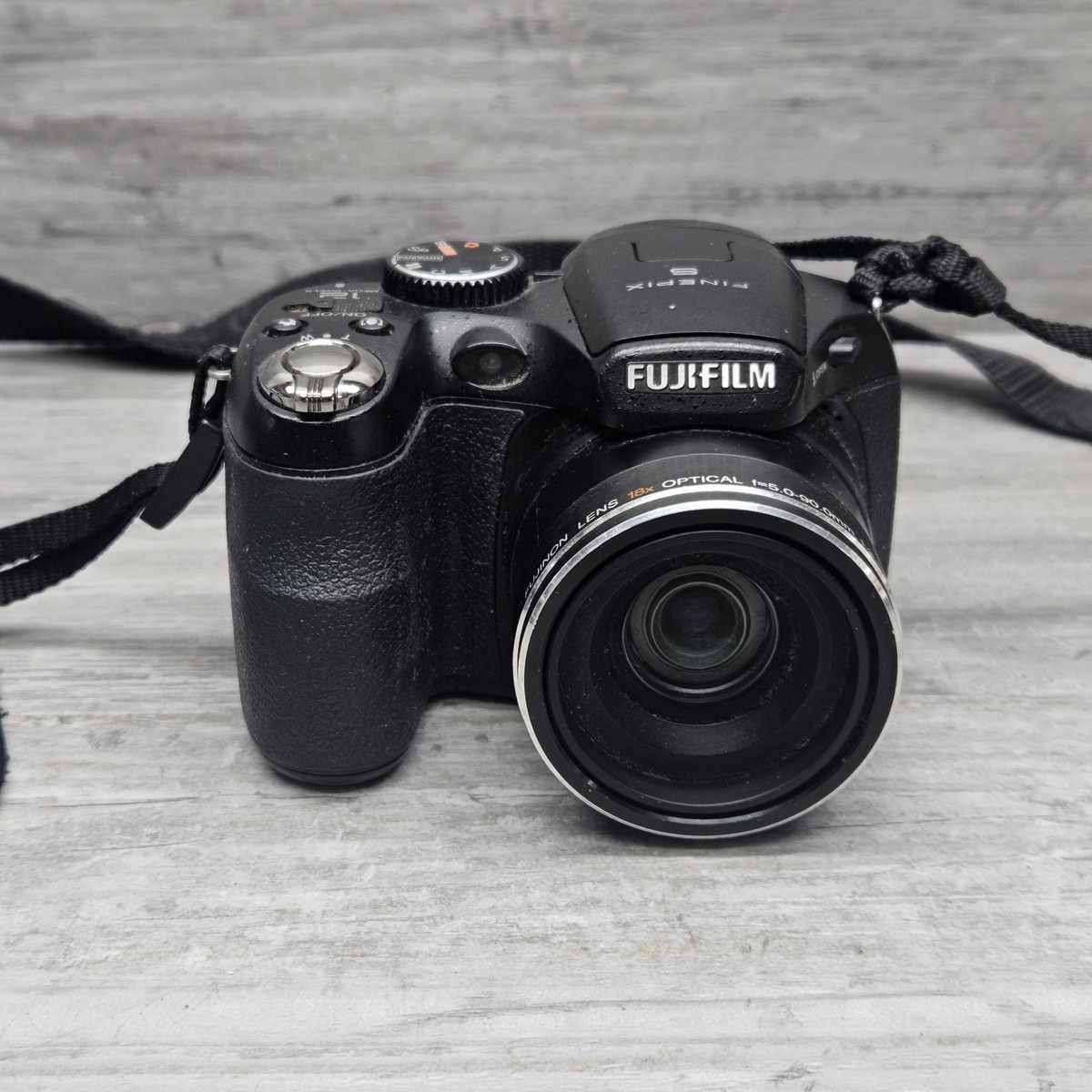 Fujifilm Fuji FinePix S1800 18x Wide Zoom Digital Camera Optical