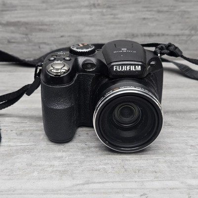 Fujifilm Fuji FinePix S1800 18x Wide Zoom Digital Camera Optical