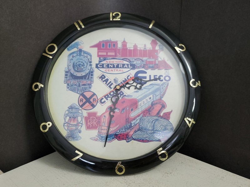 Eleco New York Central & Santa Fe Railroad Quartz 11" Wall Clock Sound Untested
