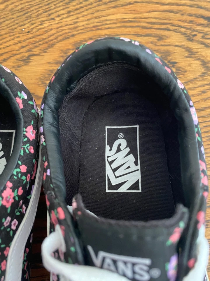 WORN ONCE VANS FLORAL PRINT LOW SKATEBOARD TRAINERS UK 7 - Image 4 of 4