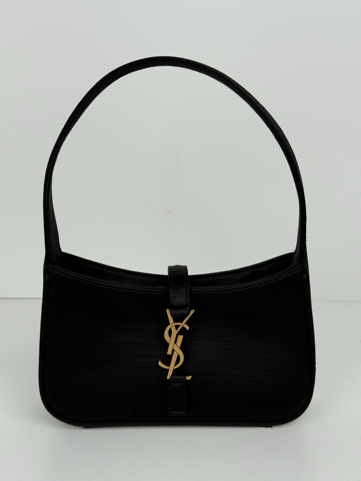 Saint Laurent Le 5 A 7 Mini YSL Borsa a tracolla da donna in raso nero