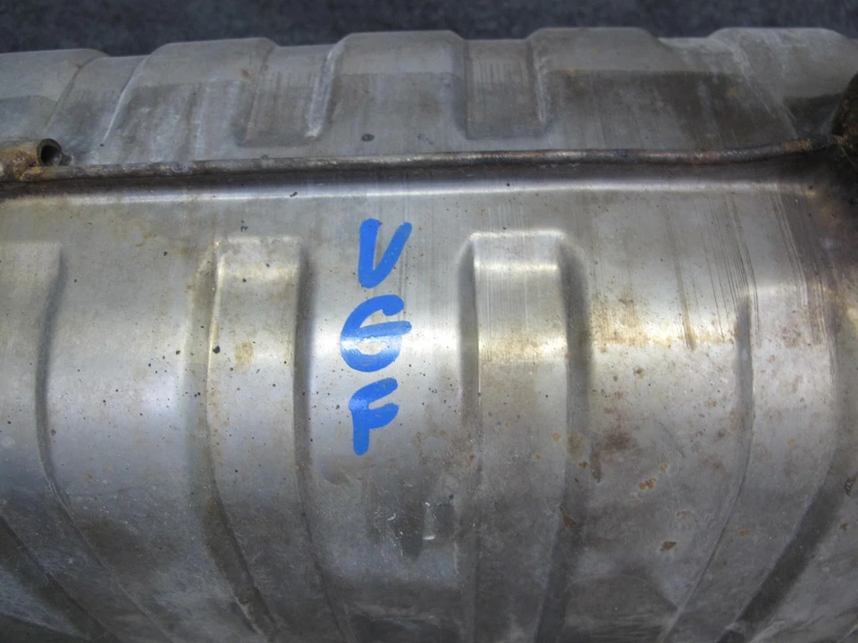 2008 VW GOLF MK5 R32 VR6 3.2L REAR EXHAUST MUFFLER W TIPS OEM - Image 2 of 4