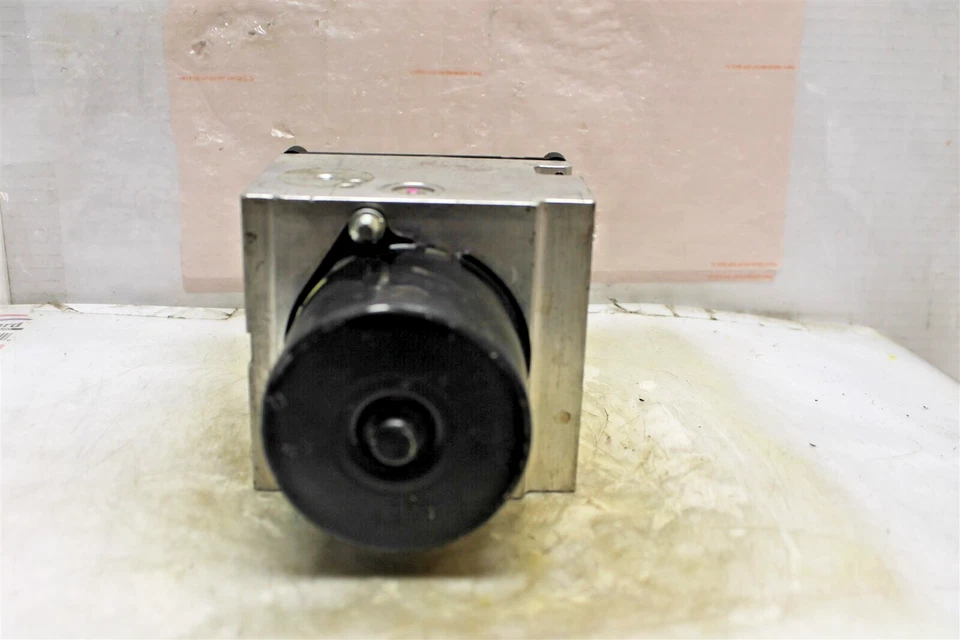 Módulo de control de bomba ABS Chevrolet Impala MonteCarlo 2006-07 OEM 6J3 633 15815904 Foto 4 de 4