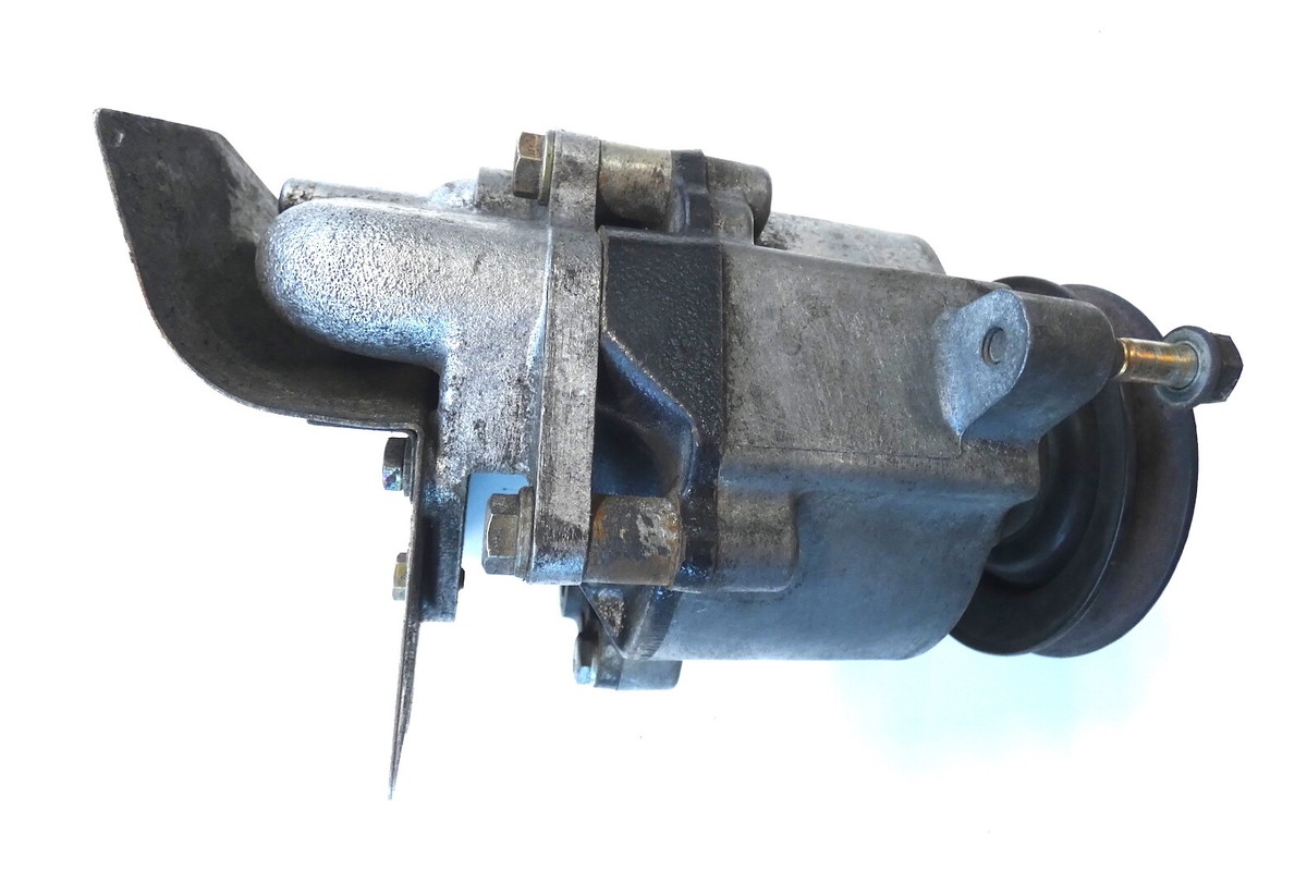 Porsche 928 S4 92811310906 92811301700 Zusatzluftpumpe Luftpumpe 
