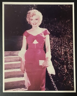 marilyn monroe niagara red dress Marilyn Monroe Red Dress, Publicity Portrait 1953 Film Niagara