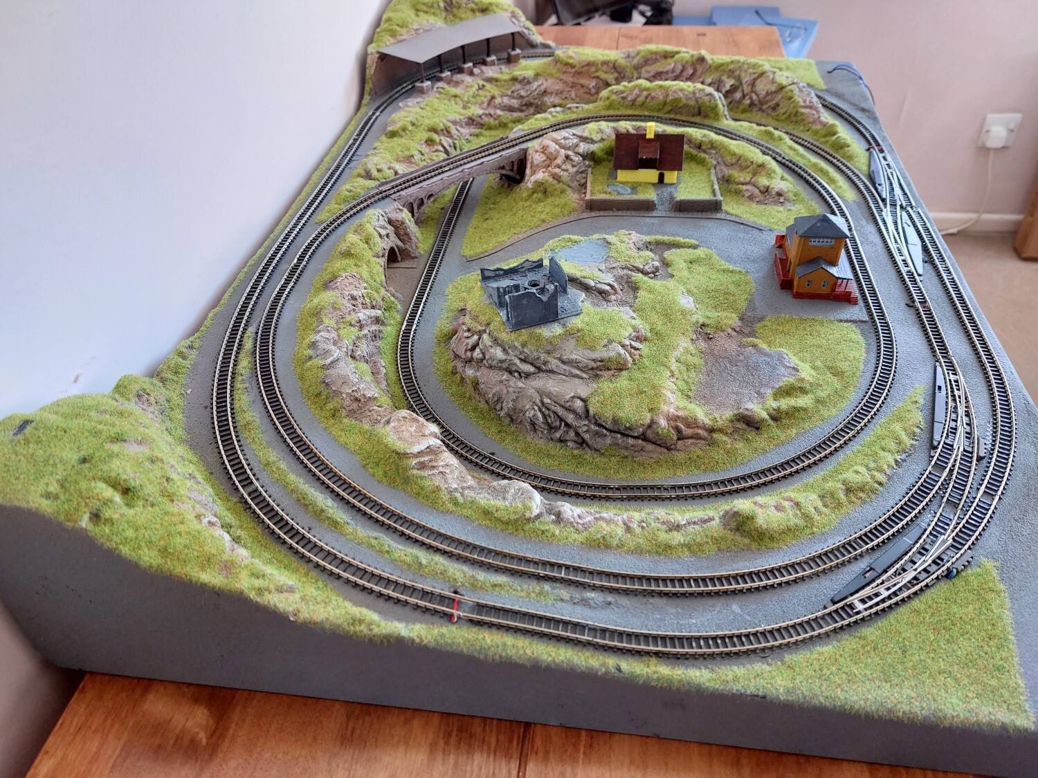 Noch Z Gauge ‘Meran’ preformed layout with Marklin and Peco track eBay
