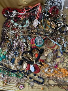 Lot of Mixed Jewelry Bracelets Necklaces 9LB