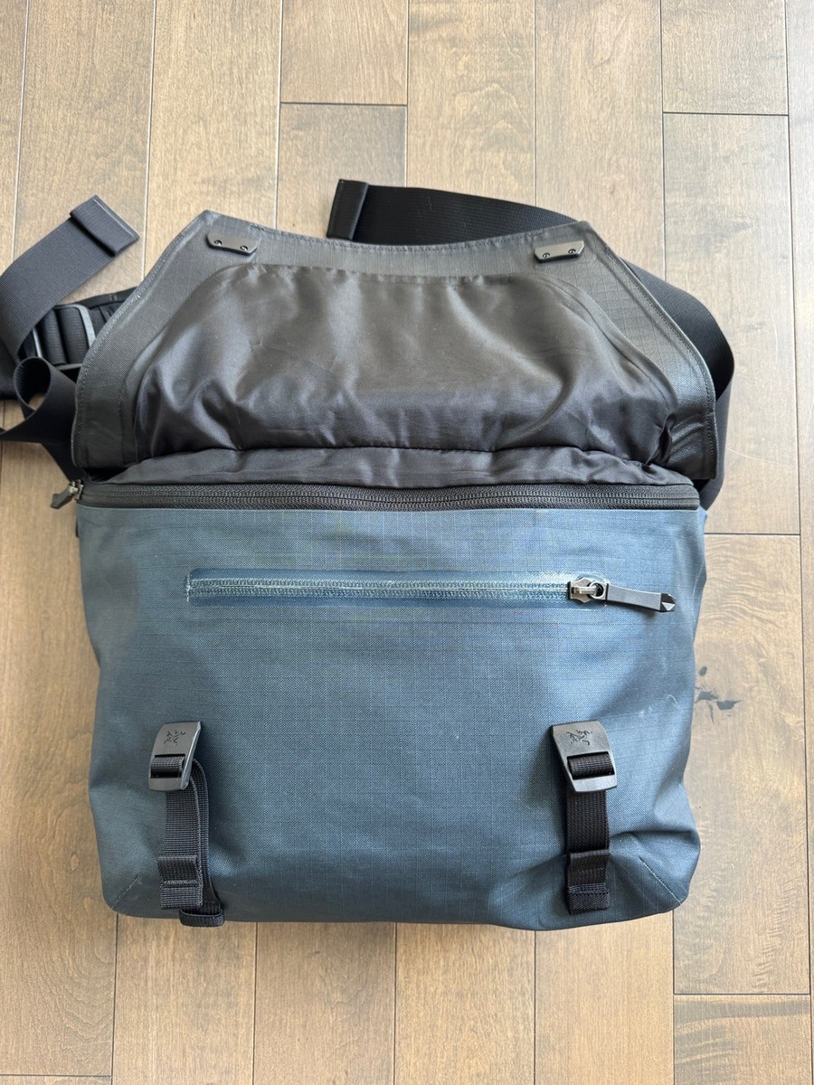 Rare! Orig. Arc'teryx Arcteryx Granville 10 L Courier Messenger