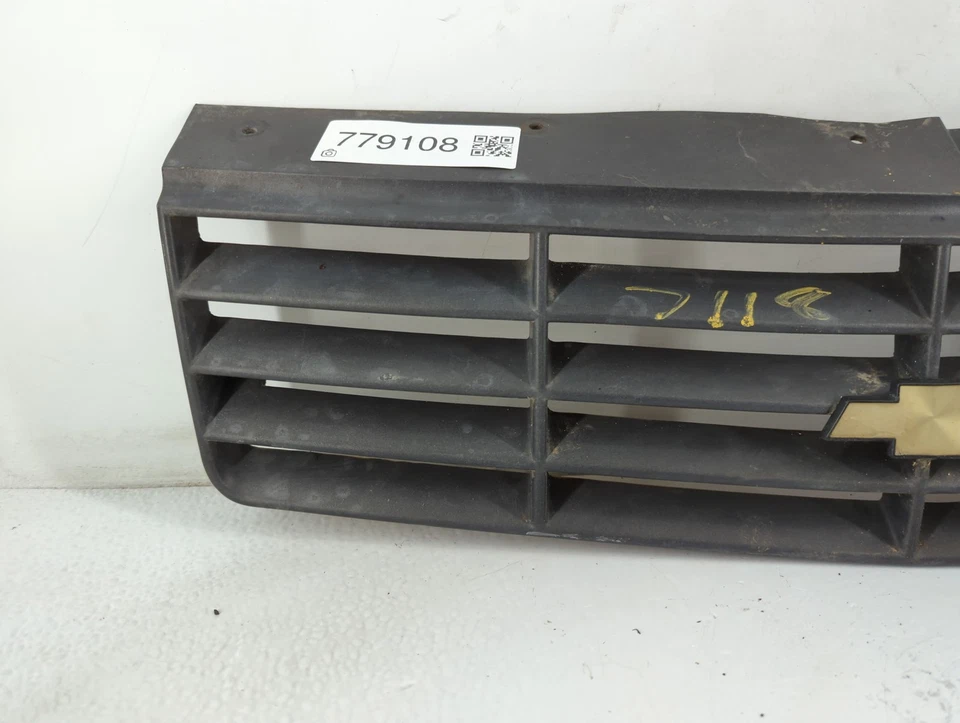 Capa de grade de para-choque dianteiro Chevrolet Corsica 1988 KP14R - Imagem 2 de 4