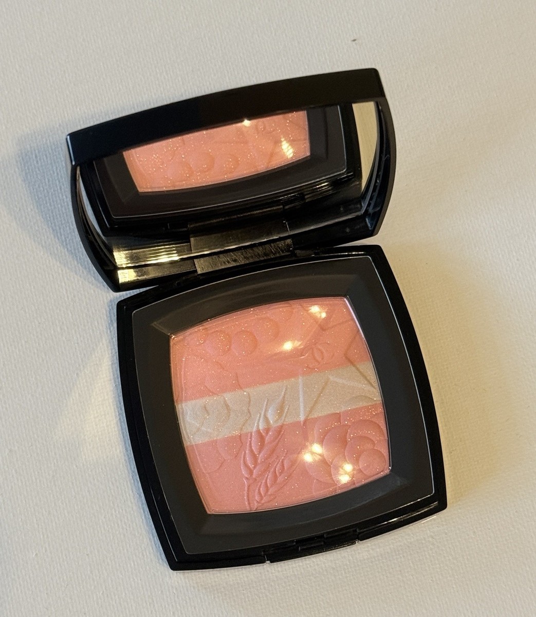 CHANEL Illuminating Powder Blush #997 Rose Lumiere Holiday 2025