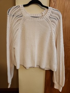 Women's American Eagle size L round neck long sleeve cropped knit ivory sweater