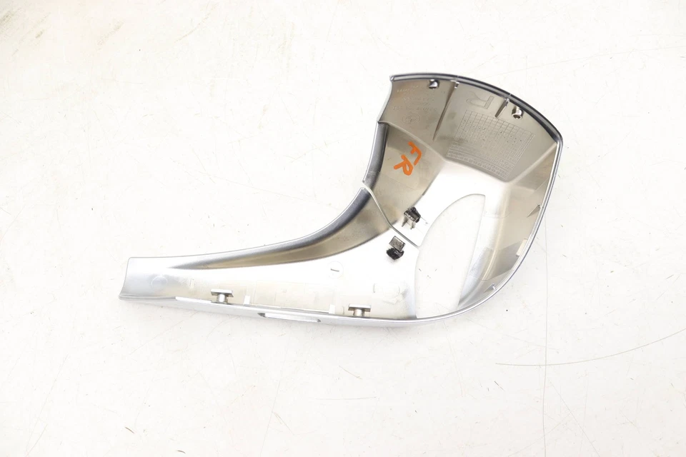 BMW M6 GRAN CUPÉ 2014-2019 - Cubierta guía cinturón de seguridad trasero derecho 7228306 Foto 4 de 4