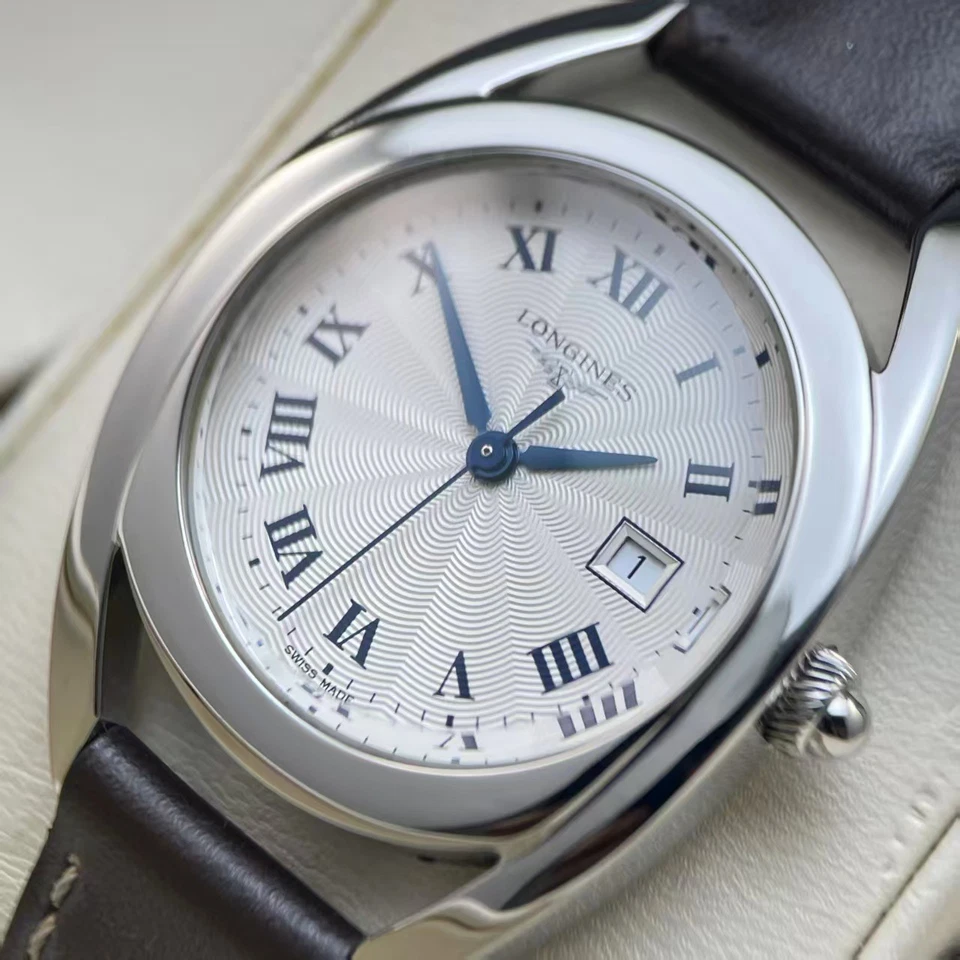 Reloj para mujer Longines Equestrian Collection L6.137.4 cuarzo 30 mm esfera astillada Foto 2 de 4