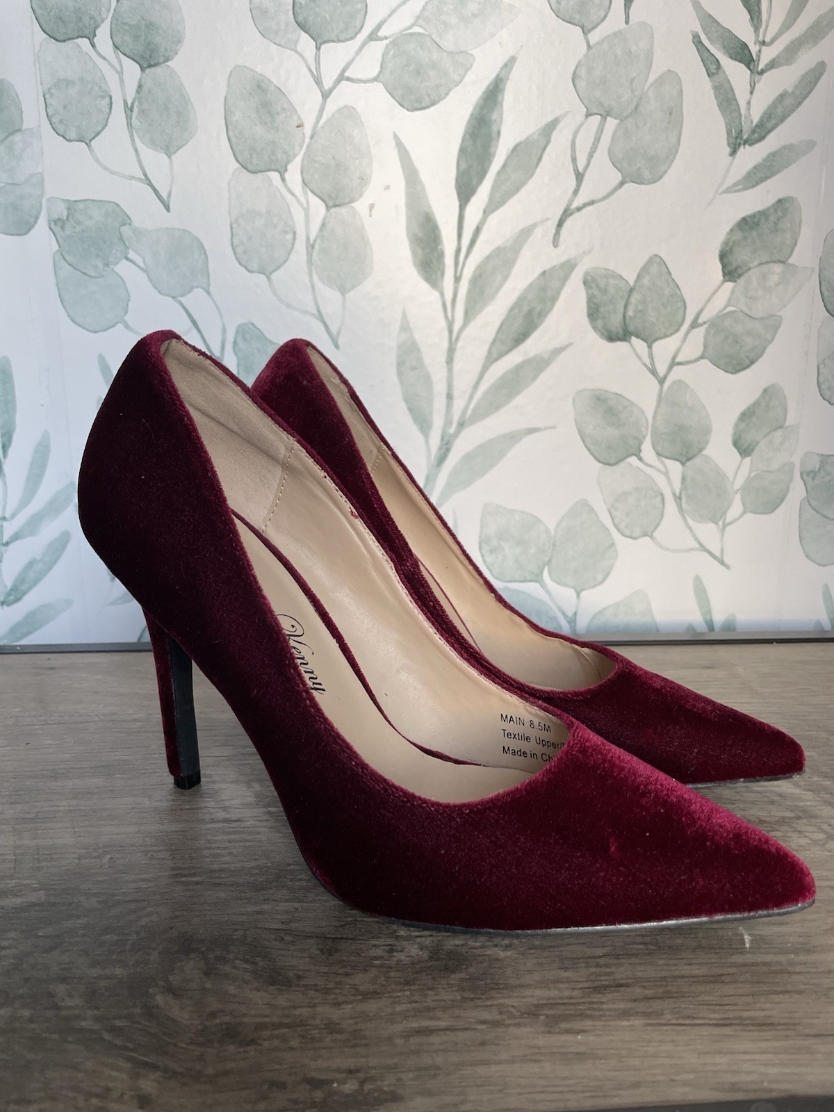 8.5 Penny Loves Kenny Opus PF pump in a wine or burgundy crushed velvet material