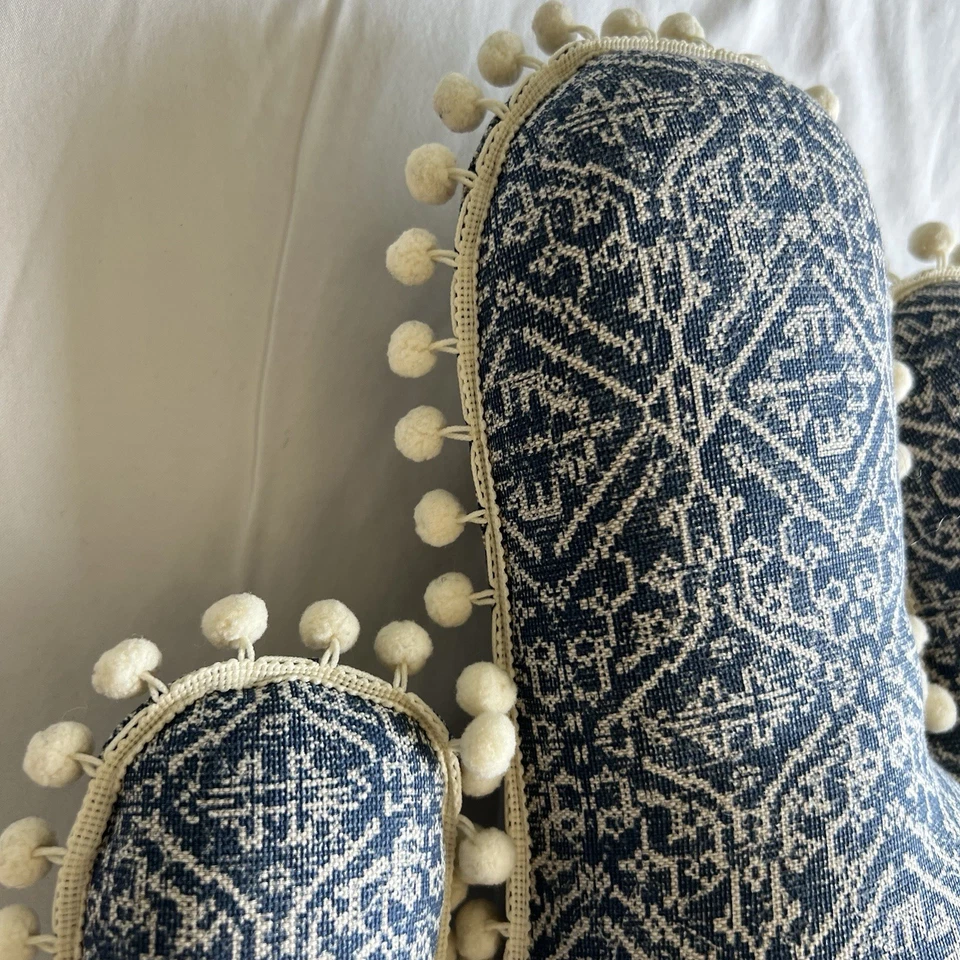 Almohada en forma de cactus de Prickly Pear Lane. Foto 2 de 4