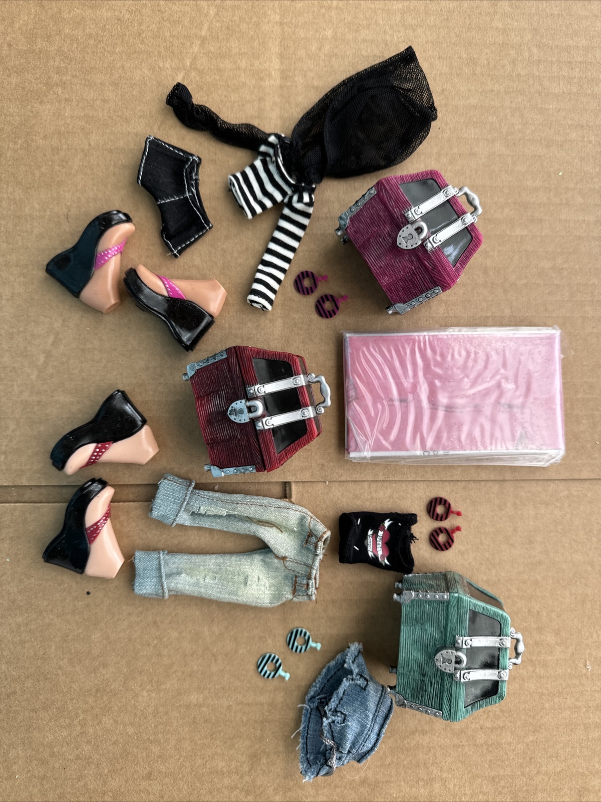 Bratz Treasures Lot