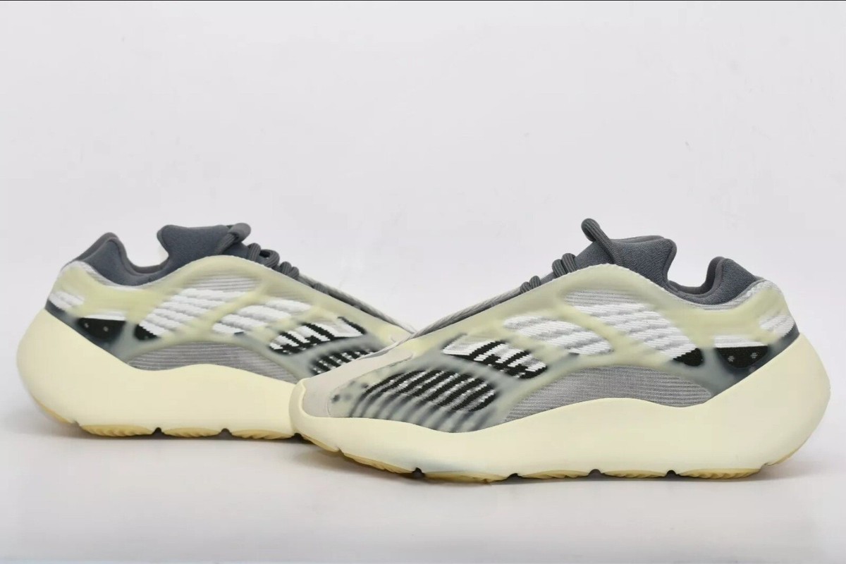 NEW ADIDAS YEEZY 700 V3 ID1674 FADE SALT MENS FREE SHIPPING LOOK!!
