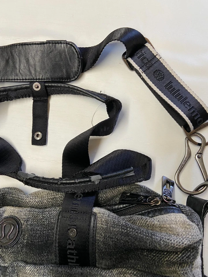 Bolso de Mano LULULEMON Gris Mezcla de Lana Yoga Gimnasio Laptop Bolsa de Vuelo Rápido Foto 3 de 4