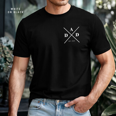 Papa Est. T-Shirt 2025 - modernes gekreuztes Design - Vatertag oder Geburtstagsgeschenk