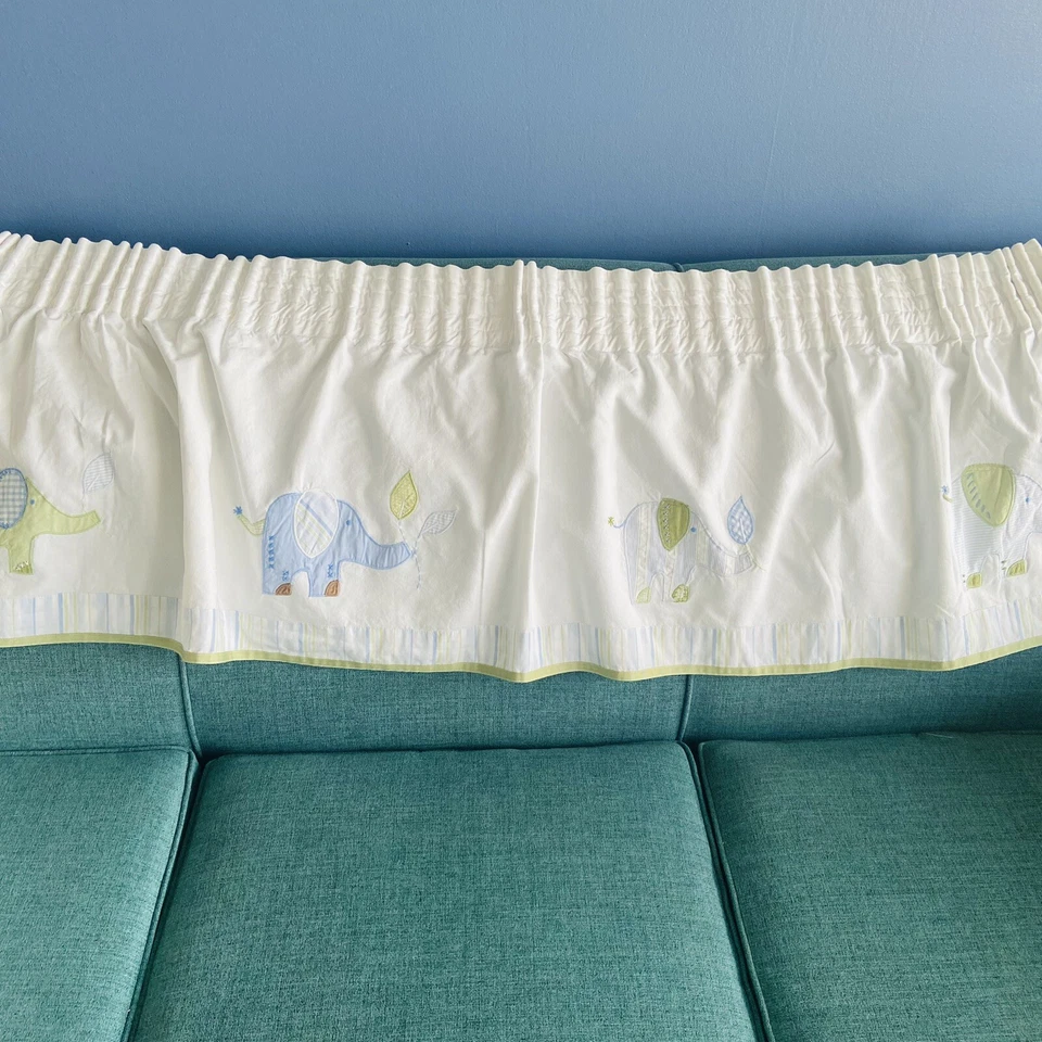 Cenefa de cortina ajustable plisada a lápiz Pottery Barn Kids Eli's Elephant Foto 3 de 4