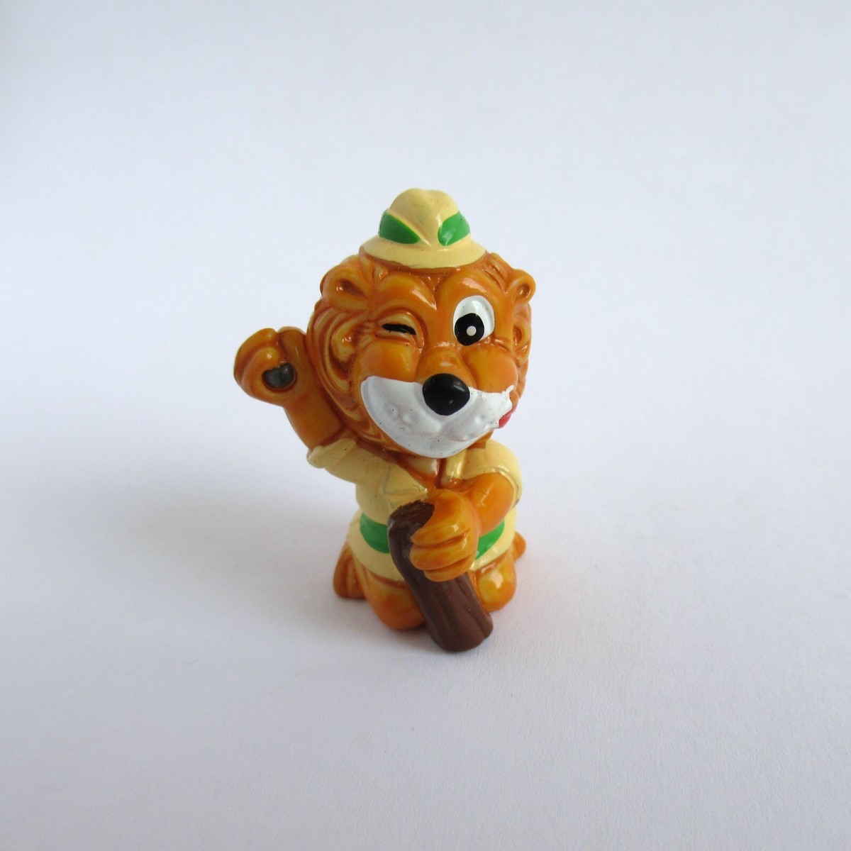 Kinder Ferrero Kinder Surprise Lion Zaini Disney Lion King 2012