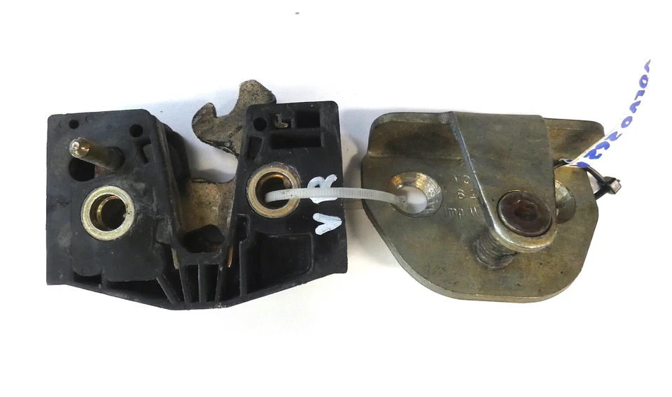 Cerradura puerta delantera derecha VOLVO 262C Coupe Bertone Foto 2 de 2