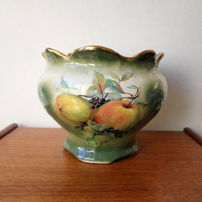 Vintage grün bemalter Keramik Übertopf Obstmotiv grün gold gewellter Rand