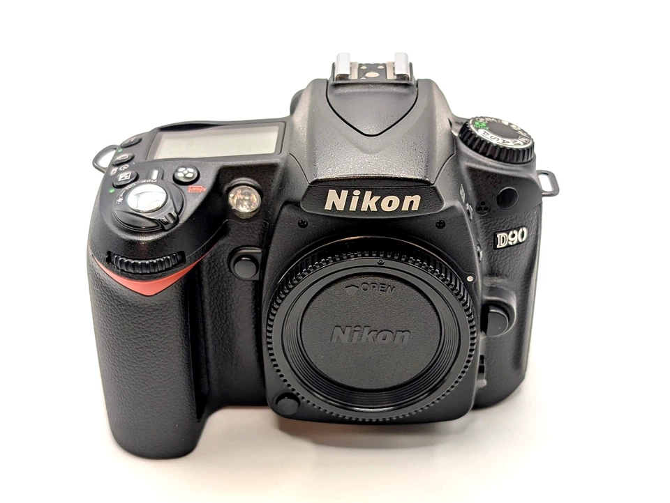 Nikon D90 12.3MP DX APS-C DSLR Digital Camera (Body only) *Low Shutter Count* - image 4 of 4