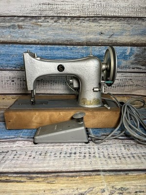 Vintage Universal SewLok elektrische Nähmaschine funktioniert mit Koffer Pedal UK