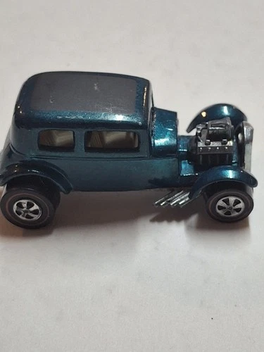 Red line hot wheel 32 ford vicki near mint