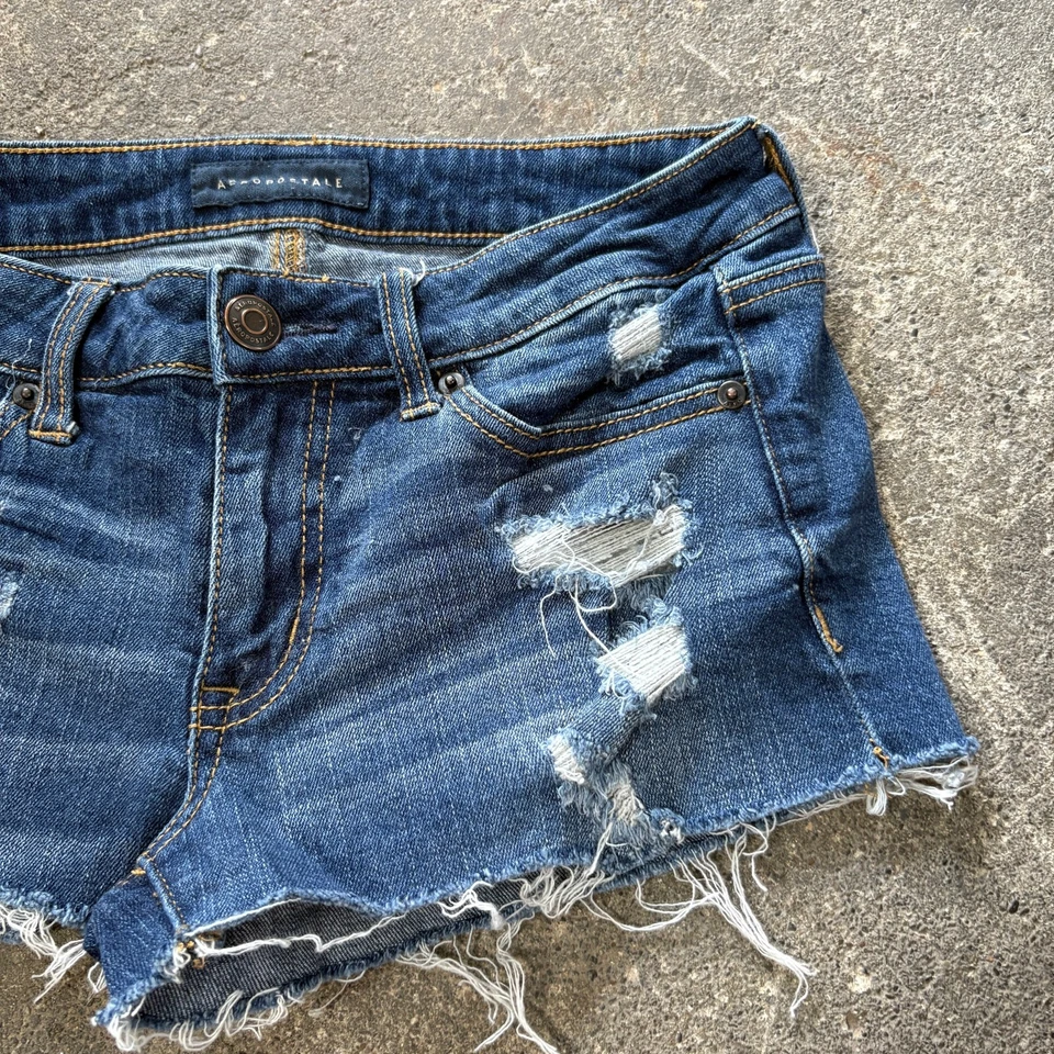 Vintage Y2K Aeropostale Cut Off Denim Jean Shorts Womens 2 Blue Dark Faded 2" - Image 3 of 4