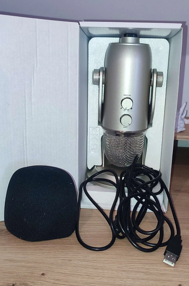Blue Yeti USB Mikrofon mit Tischhalterung und Pop Schutz - Bild 2 von 4
