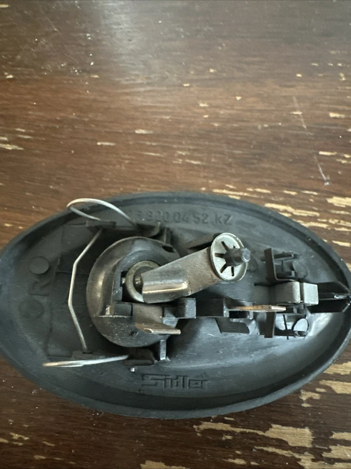 MERCEDES W116 450 SEL 1973-1980 TRASERO PASO DERECHO CÚPULA LUZ DE LECTURA LÁMPARA OEM Foto 3 de 4