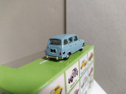 Renault R4L . Azul . Norev . Escala 1/87 - Imagen 3 de 7
