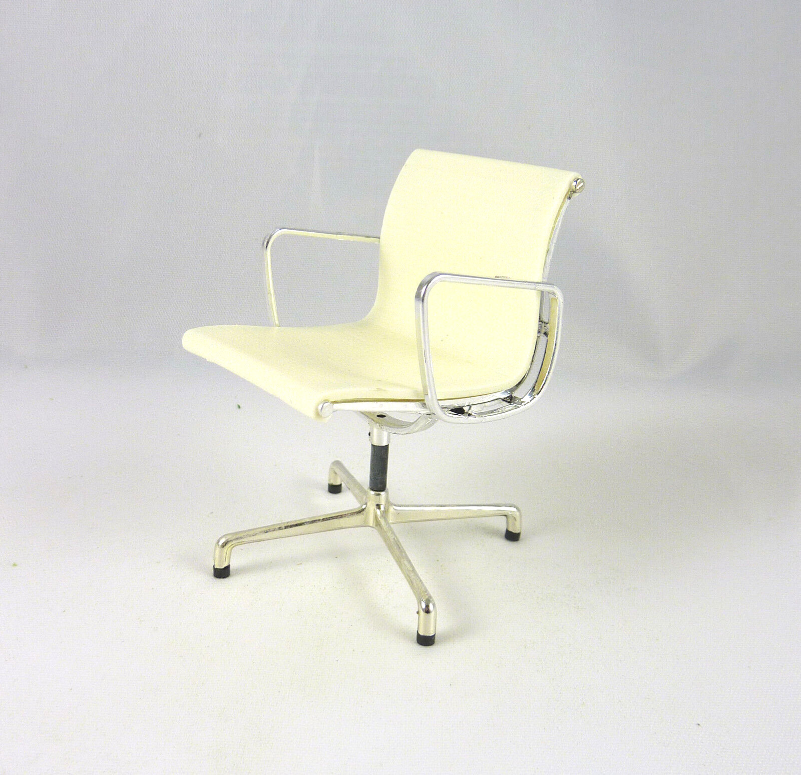 Dollhouse Miniature Reac Modern Office Chair, White , REC099 eBay
