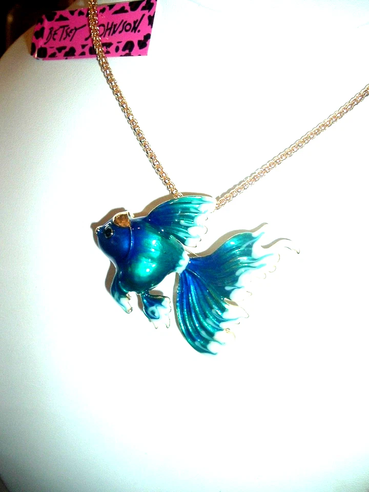 Betsey Johnson BLUE Glazy ENAMEL WHITE Tipped FINS BLUE FISH NECKLACE/BROOCH-PIN - Image 3 of 4