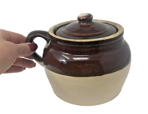 USA Pottery 1.5 qt Bean Pot Brown Beige Rustic Stoneware Crock w Lid One Handle