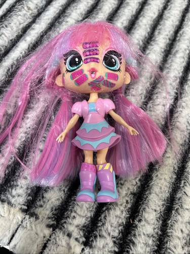 Decora Girls 5” Dolls Set Of 3 With Many Accessories. 3 Stands, One Is Broken - Picture 6 of 10