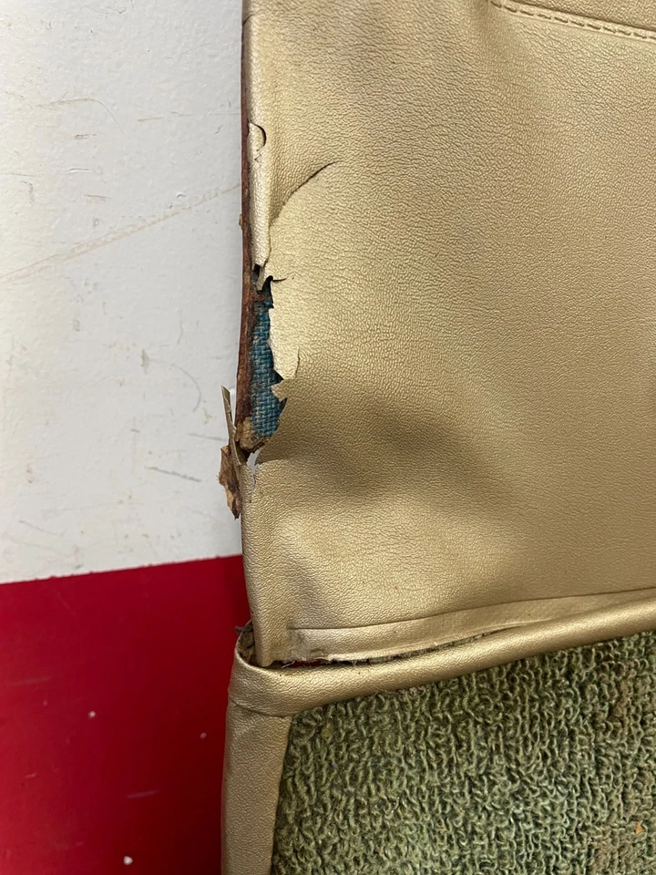 1968 CHRYSLER NEW YORKER 2 DOOR HT RH DOOR PANEL WITH TRIM 925 - Image 2 of 4