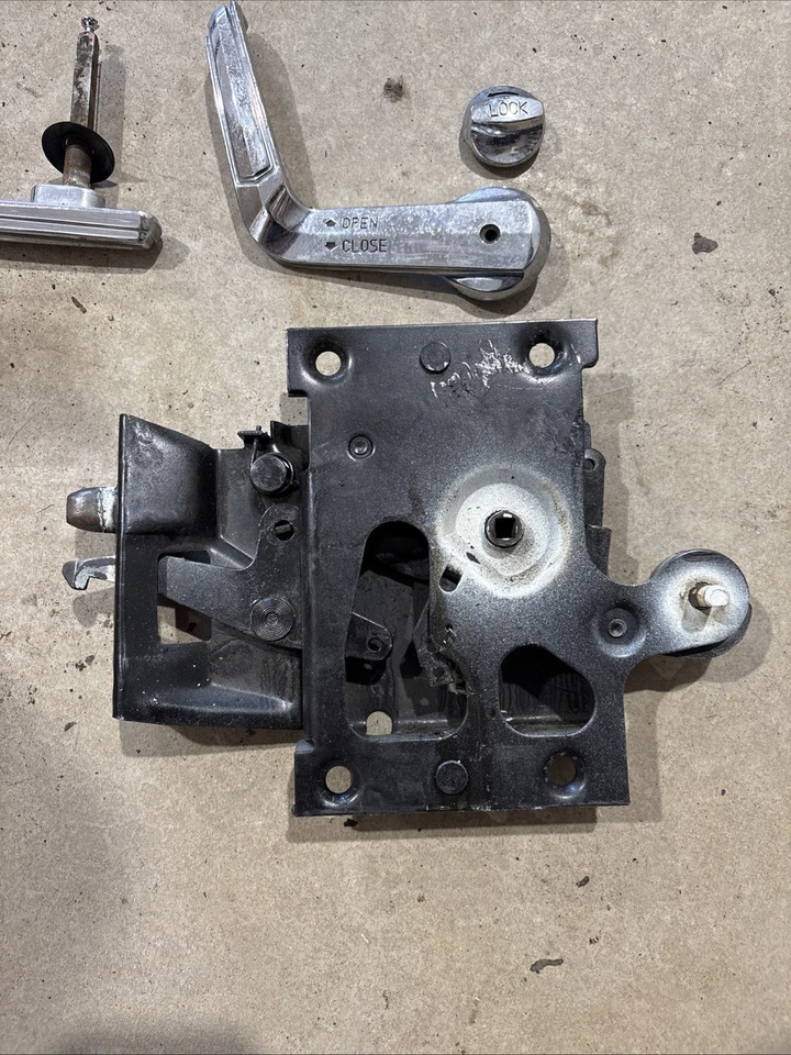 Conjunto de manija y pestillo de puerta corredera para furgoneta Chevrolet GMC G10 G30 71-95 Foto 2 de 4