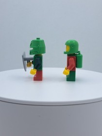 Lego Christmas Elf Lot of 2- Space Elf & Knight Elf (HOL383 & HOL387) from 41843