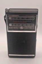 General Electric GE Model 7-2500A Transistor Radio AM - FM Tested