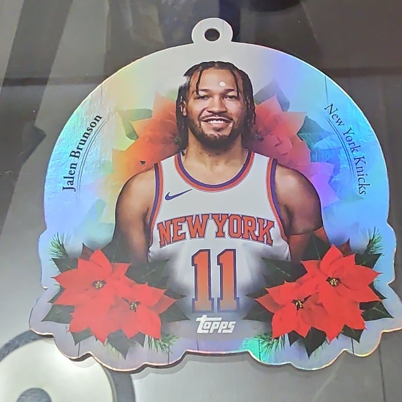 Topps Holiday Mega Basketball 2025 Jalen Brunson Die-Cut Ornament Card DCO-JB